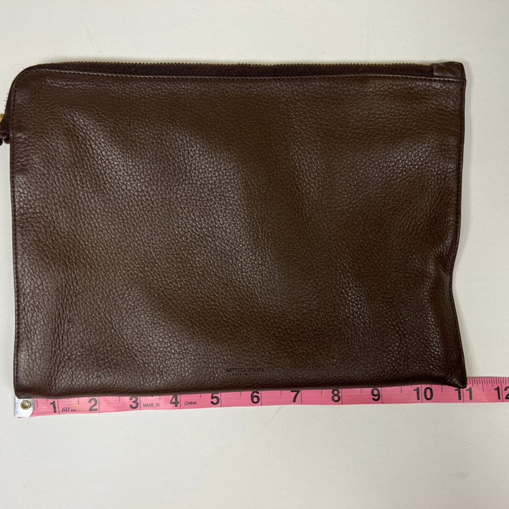 Authentic Bottega Veneta Pebbled Brown Leather Zip Pouch, Clutch - Picture 10 of 14